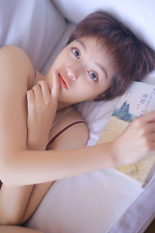 穿丝袜的女社长